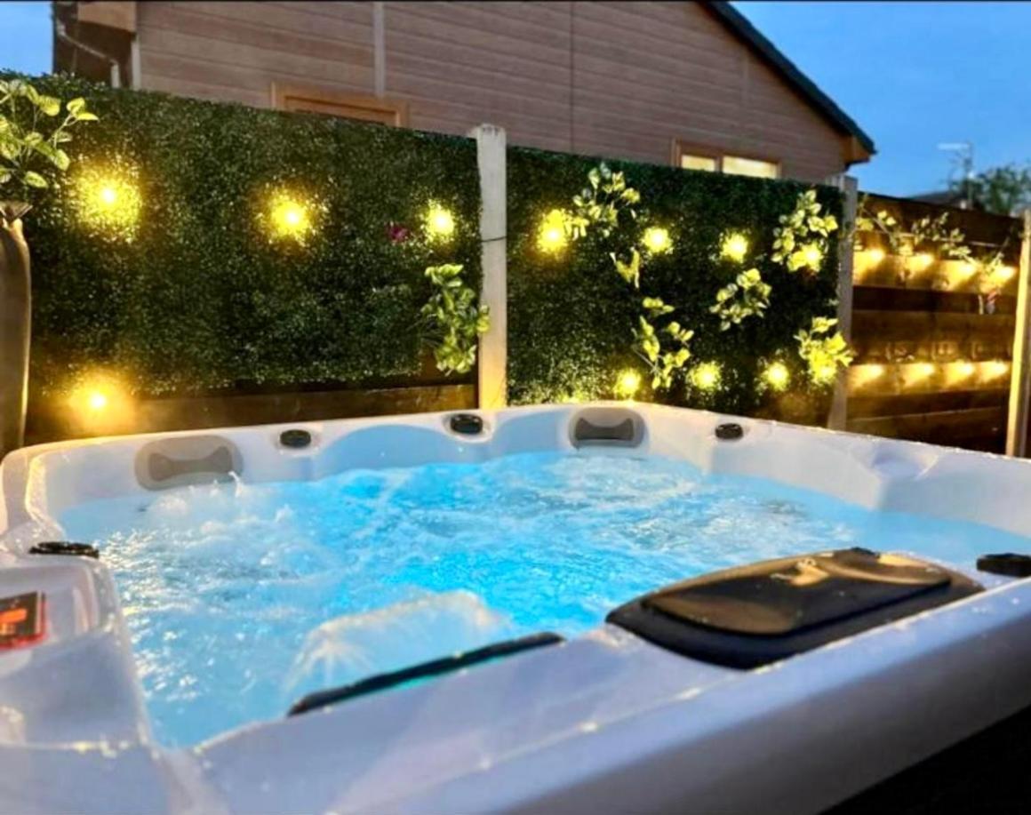 Willow Cottage With Hot Tub Strensall Bagian luar foto